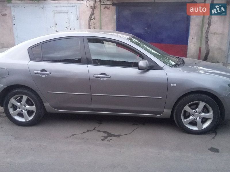 Седан Mazda 3 2004 в Черноморске