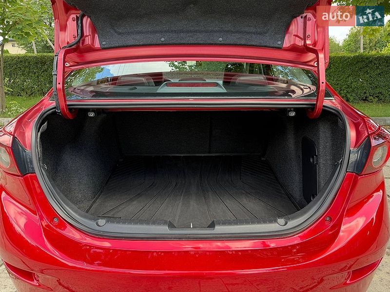 Седан Mazda 3 2014 в Стрые