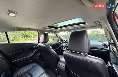 Седан Mazda 3 2014 в Стрые