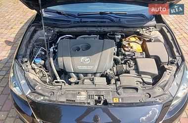 Седан Mazda 3 2016 в Черкасах
