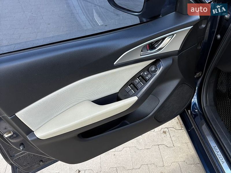 Седан Mazda 3 2017 в Конотопі