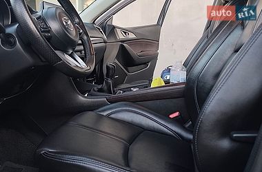 Седан Mazda 3 2016 в Кам'янському