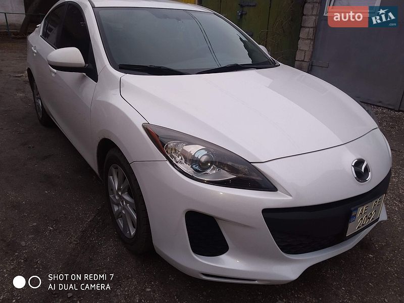 Седан Mazda 3 2012 в Днепре