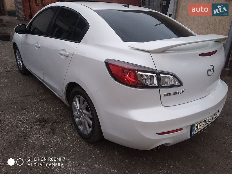 Седан Mazda 3 2012 в Днепре