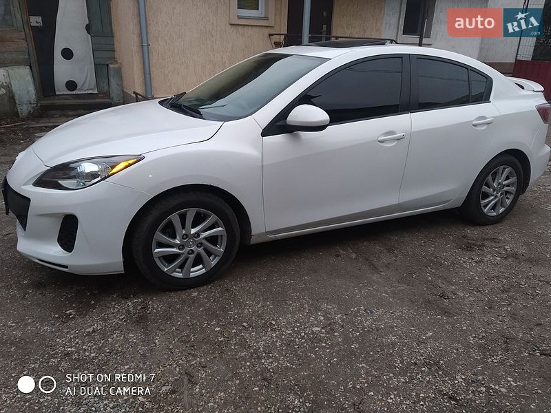 Седан Mazda 3 2012 в Днепре
