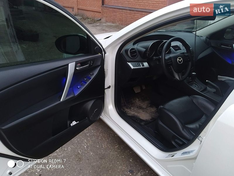 Седан Mazda 3 2012 в Днепре