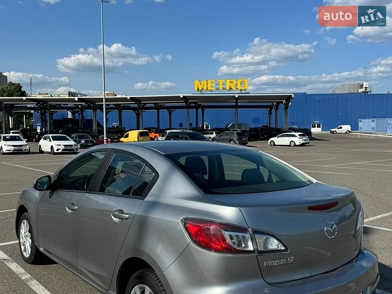 Седан Mazda 3 2012 в Киеве