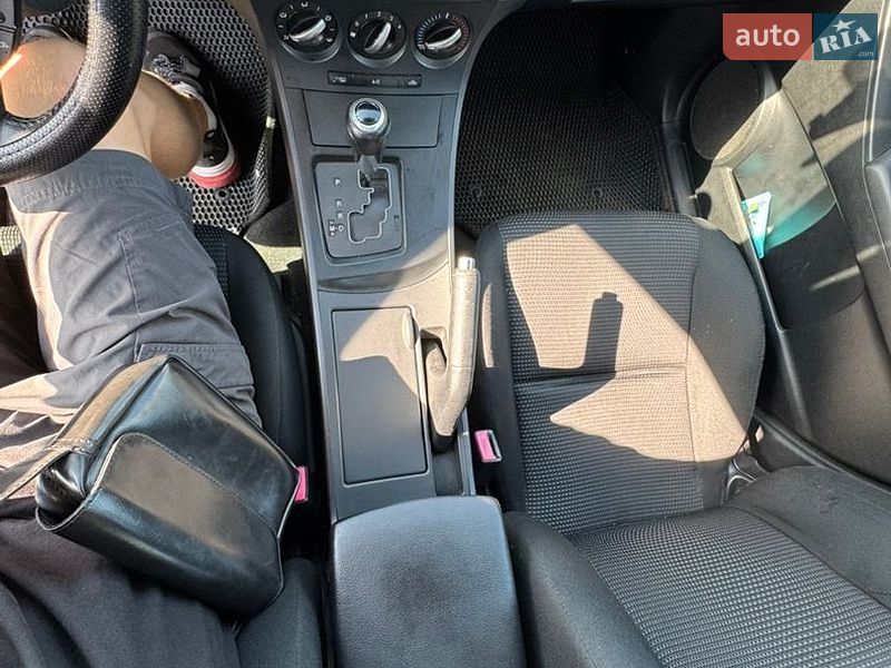 Седан Mazda 3 2012 в Киеве