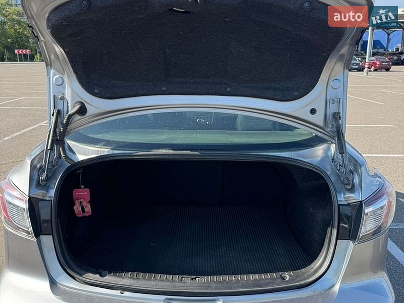 Седан Mazda 3 2012 в Киеве