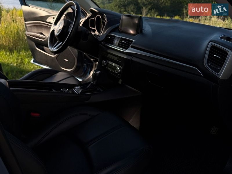 Хэтчбек Mazda 3 2018 в Ровно