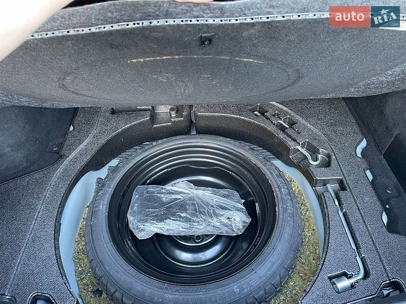 Седан Mazda 3 2021 в Волочиську