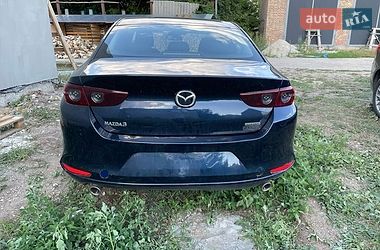 Седан Mazda 3 2021 в Волочиську