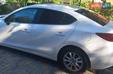 Седан Mazda 3 2016 в Мукачево