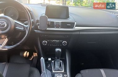 Седан Mazda 3 2016 в Мукачево