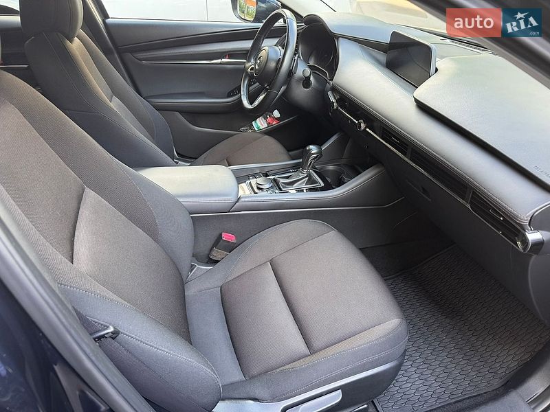 Седан Mazda 3 2019 в Черкасах