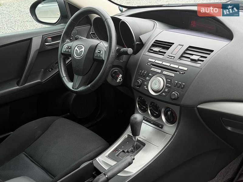Седан Mazda 3 2010 в Харкові