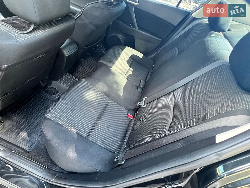 Седан Mazda 3 2011 в Запорожье