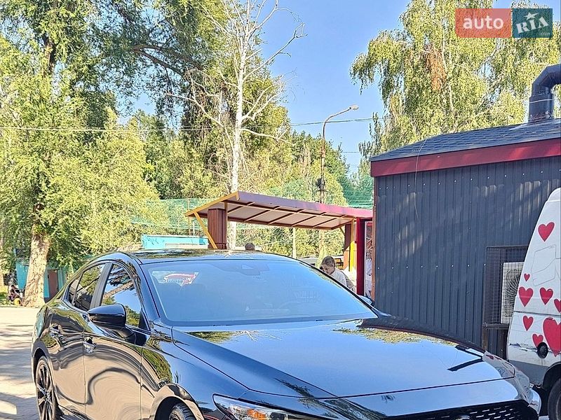 Седан Mazda 3 2018 в Дніпрі