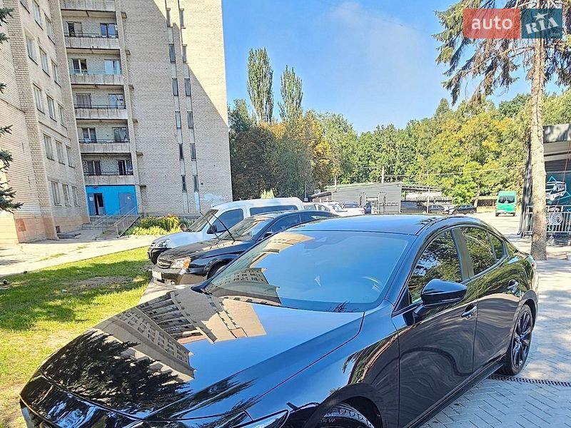 Седан Mazda 3 2018 в Дніпрі