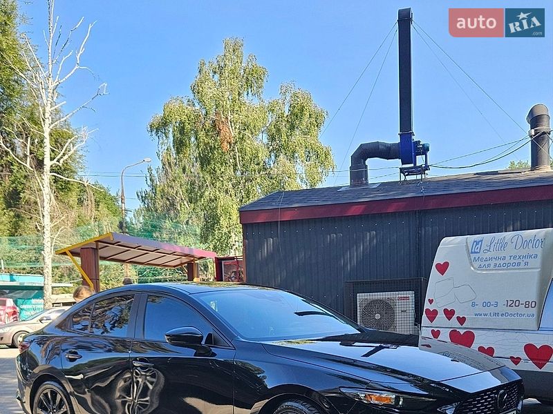 Седан Mazda 3 2018 в Дніпрі