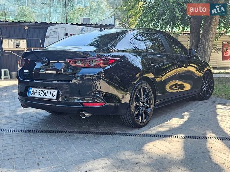 Седан Mazda 3 2018 в Дніпрі