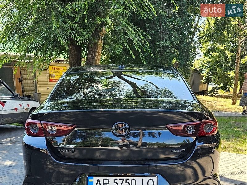 Седан Mazda 3 2018 в Дніпрі