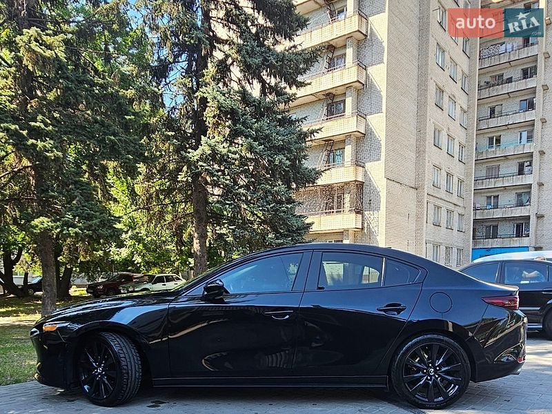 Седан Mazda 3 2018 в Дніпрі