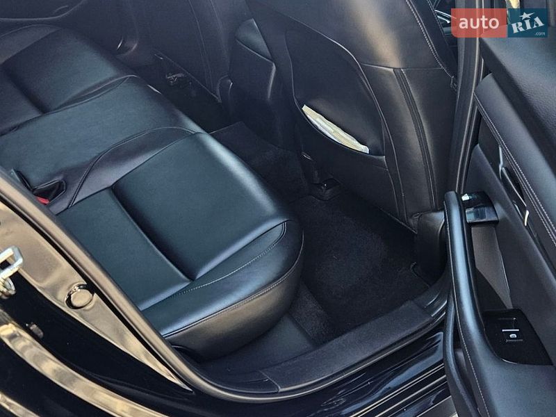 Седан Mazda 3 2018 в Дніпрі