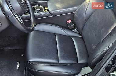 Седан Mazda 3 2018 в Дніпрі