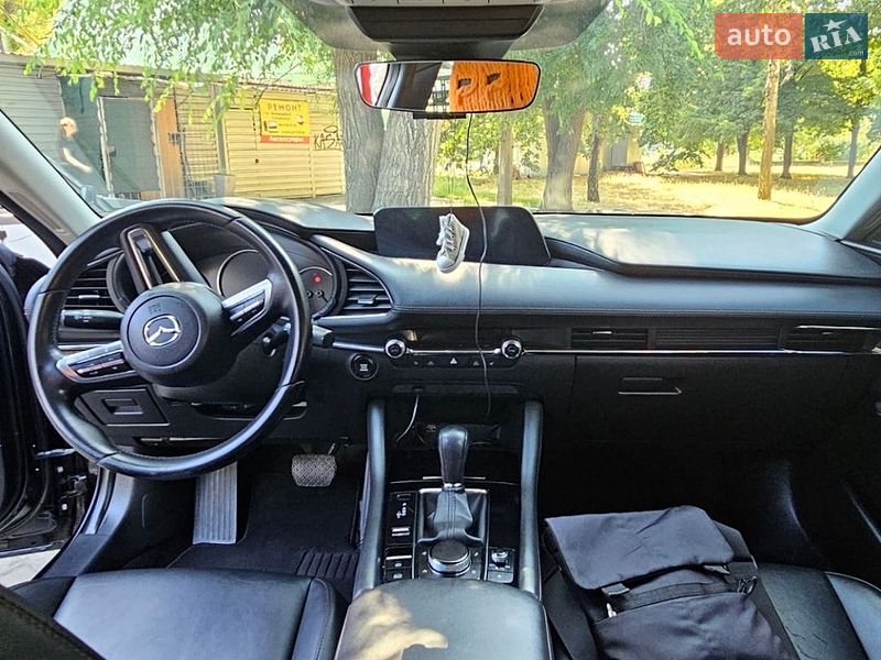 Седан Mazda 3 2018 в Дніпрі