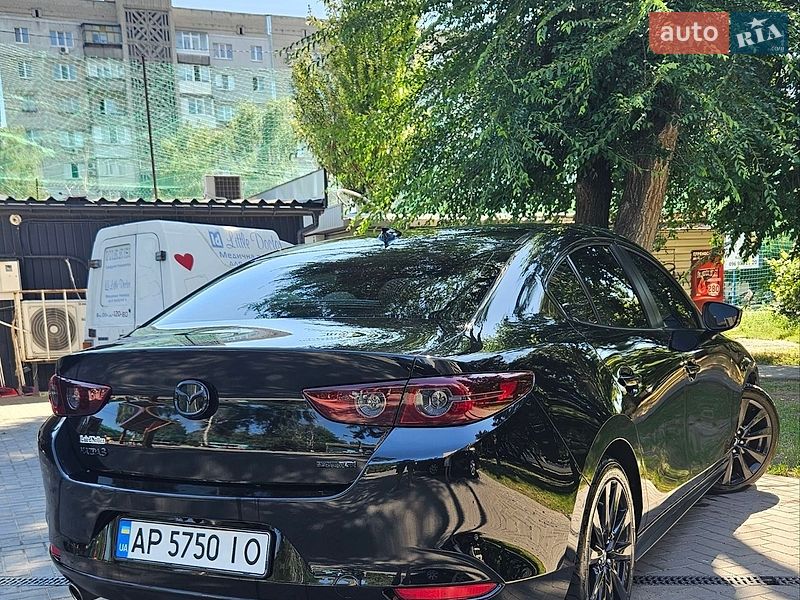 Седан Mazda 3 2018 в Дніпрі