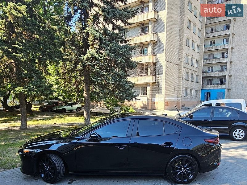 Седан Mazda 3 2018 в Дніпрі