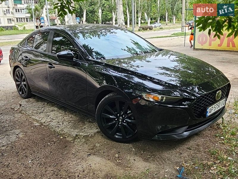 Седан Mazda 3 2018 в Дніпрі