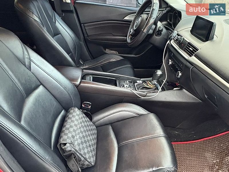 Седан Mazda 3 2018 в Харкові