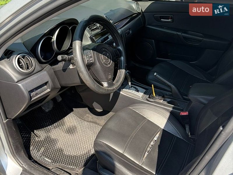 Седан Mazda 3 2004 в Днепре