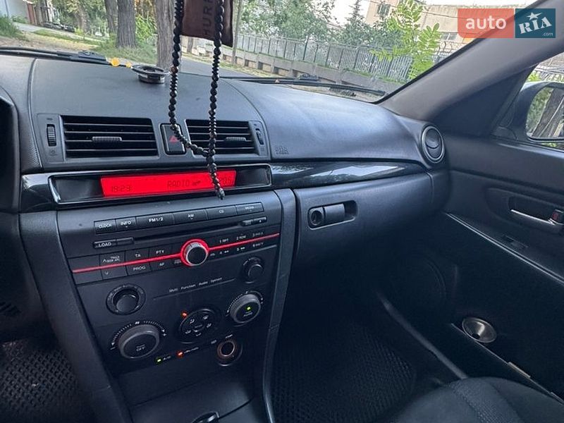 Хетчбек Mazda 3 2005 в Дніпрі