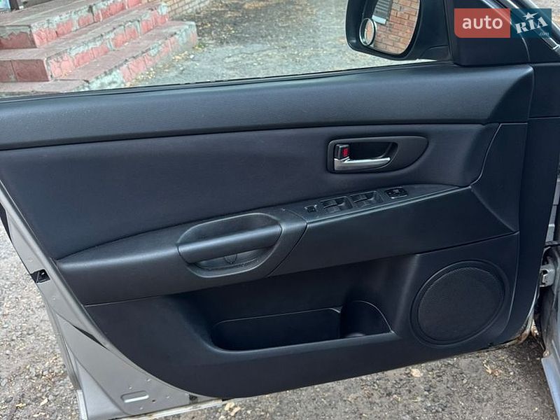 Хетчбек Mazda 3 2005 в Дніпрі