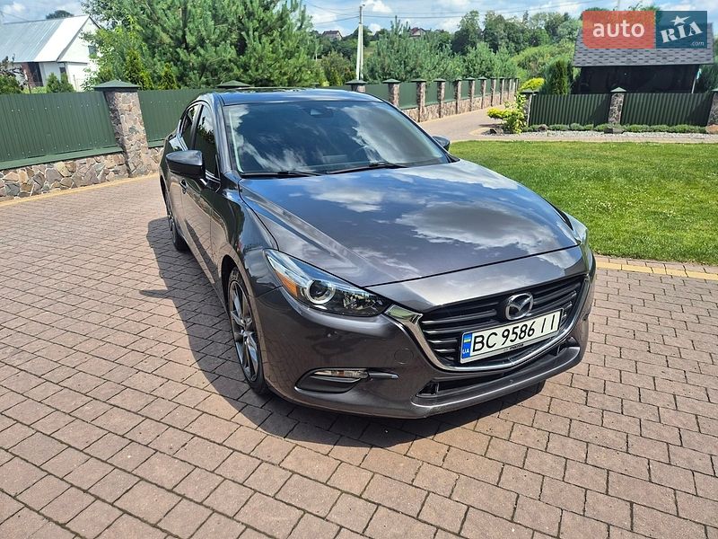 Седан Mazda 3 2017 в Львові
