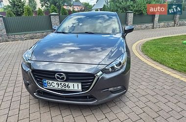 Седан Mazda 3 2017 в Львові