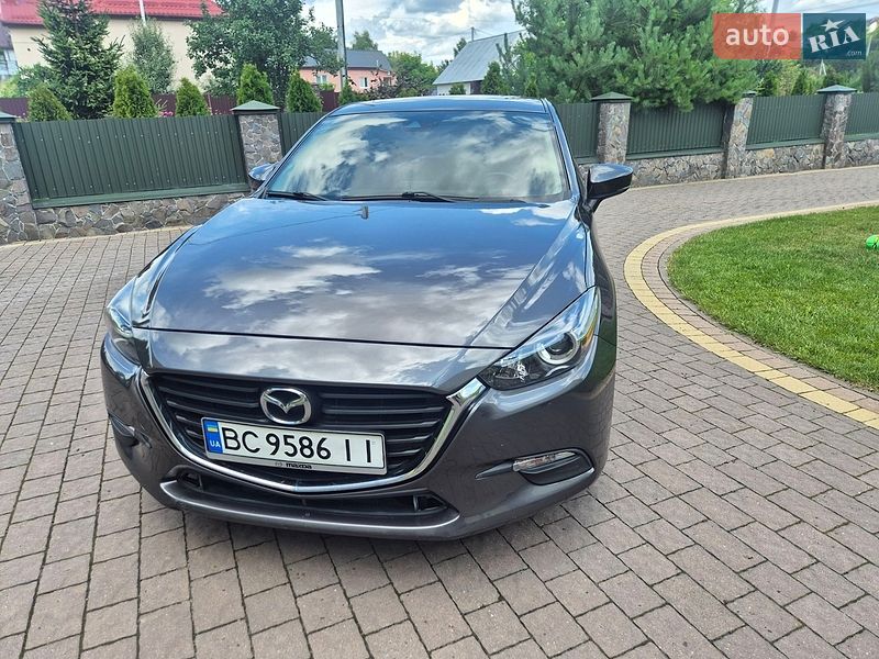 Седан Mazda 3 2017 в Львові