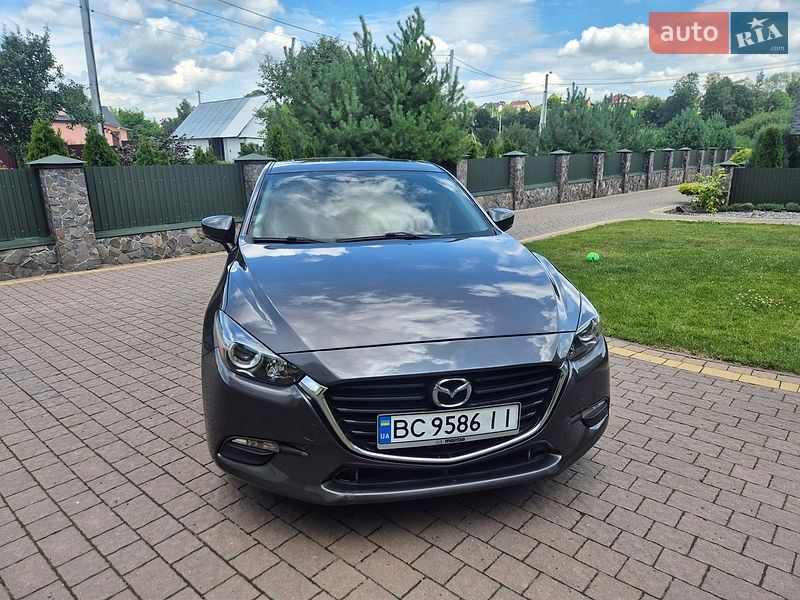 Седан Mazda 3 2017 в Львові