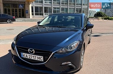 Седан Mazda 3 2016 в Киеве