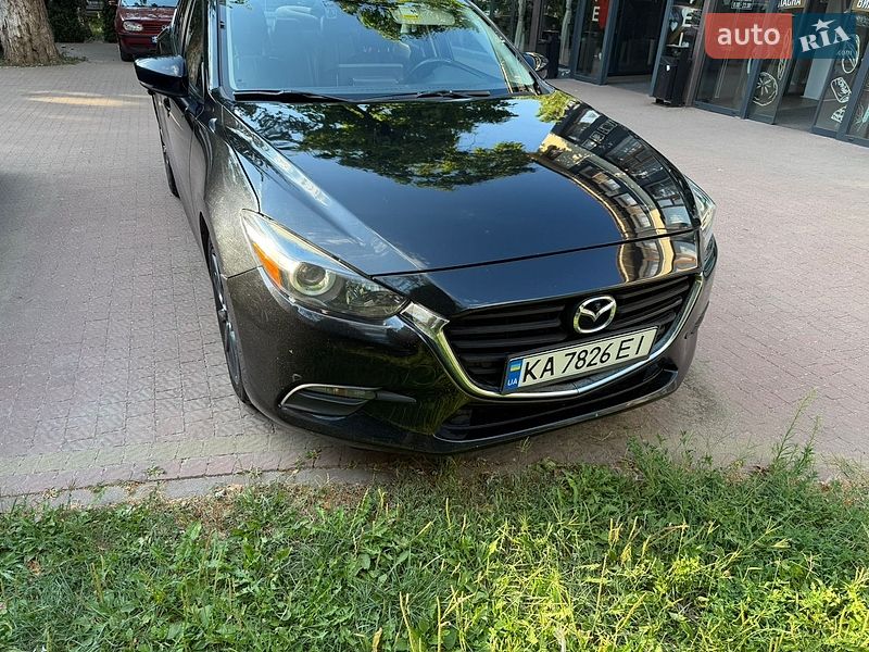 Седан Mazda 3 2018 в Киеве