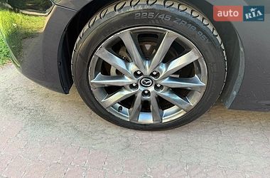 Седан Mazda 3 2018 в Киеве
