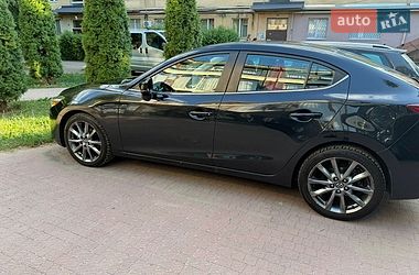 Седан Mazda 3 2018 в Киеве