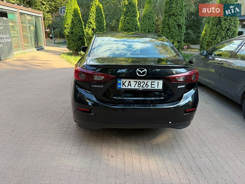 Седан Mazda 3 2018 в Киеве
