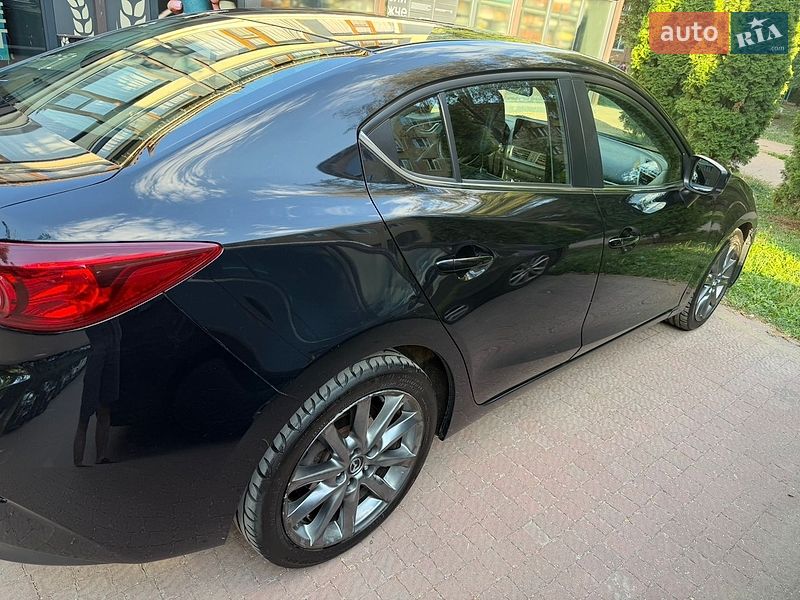 Седан Mazda 3 2018 в Киеве