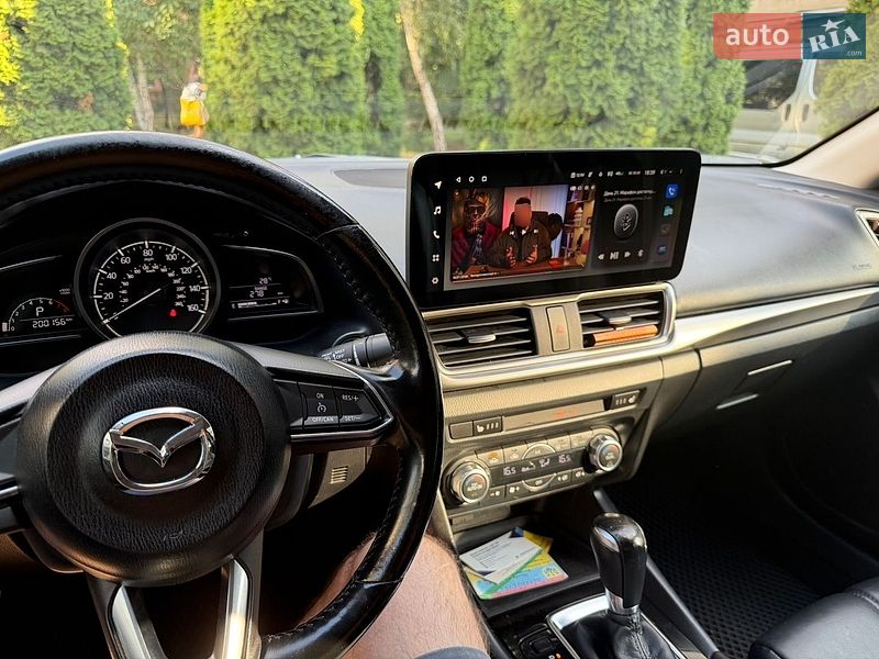 Седан Mazda 3 2018 в Киеве