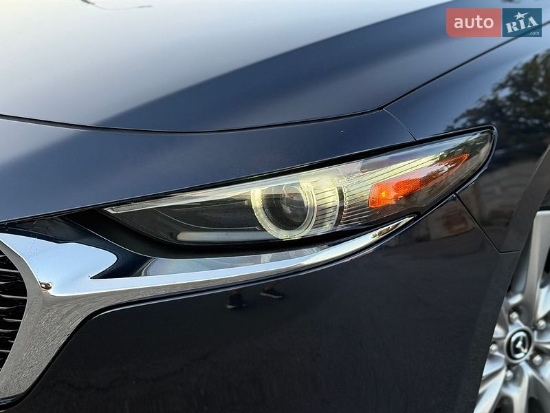 Седан Mazda 3 2019 в Черкасах