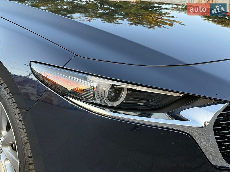 Седан Mazda 3 2019 в Черкасах